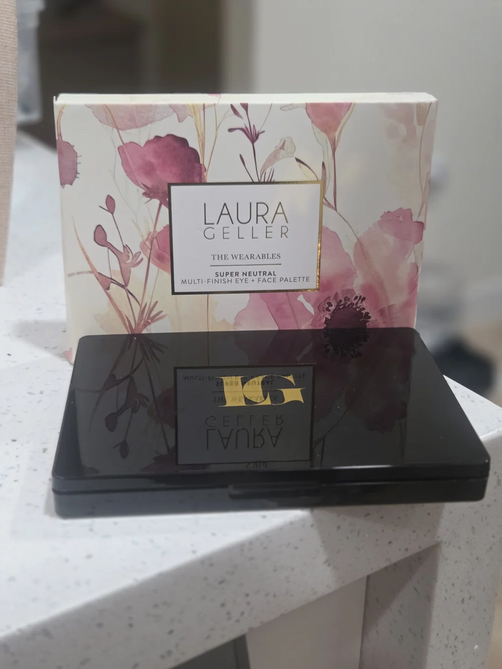 Laura Geller THE WEARABLES Neutral & Pink Women's Eyeshadow and Cheek Palette -